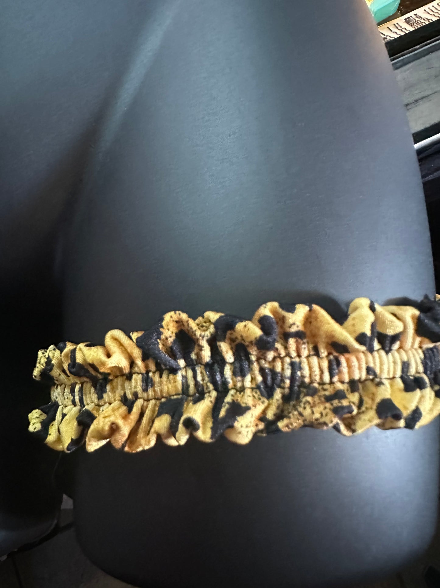 15 Ruffle Money garter