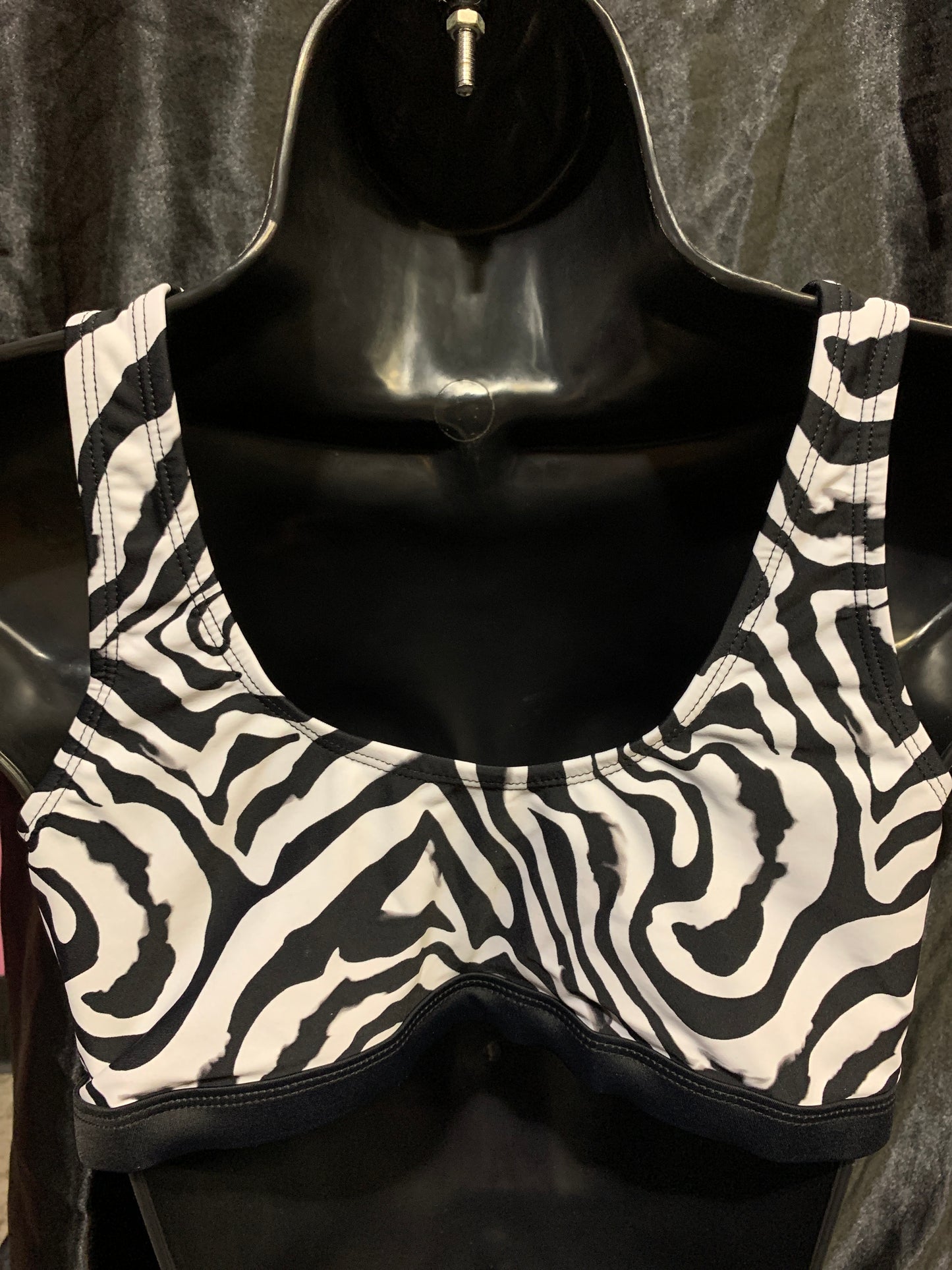 637-6507 Keyhole Bralette Top-The Edge OK