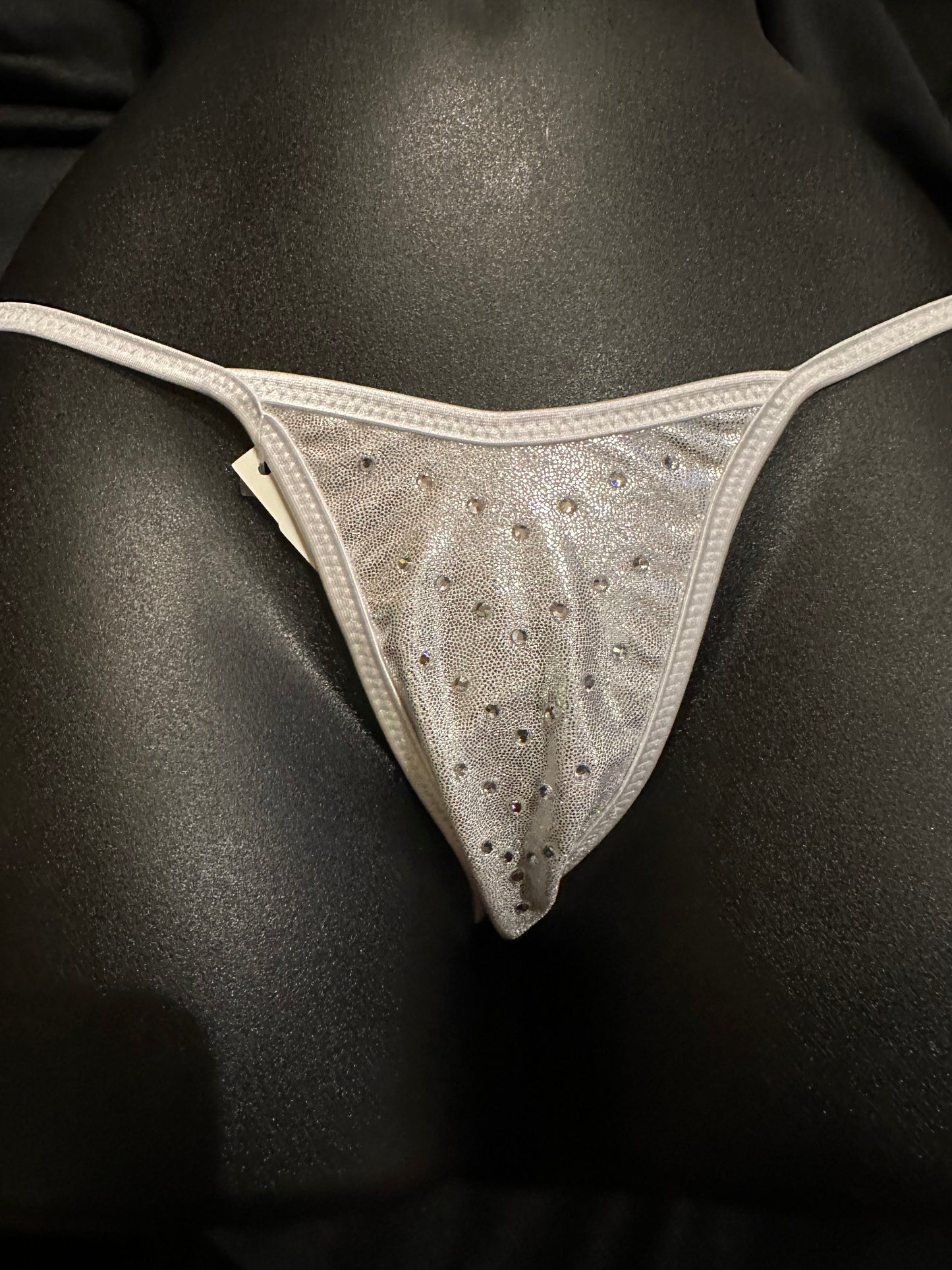 1041R Y Back Thong w/Stones